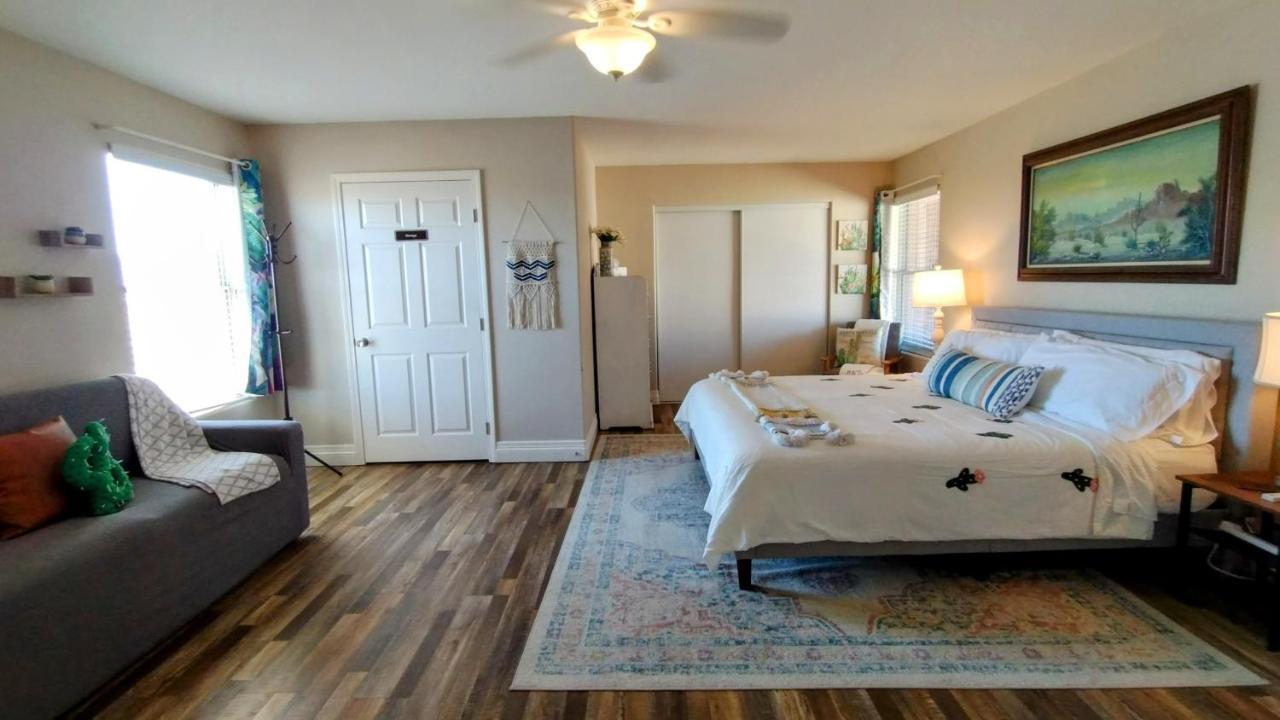Falcon Cottage Pahrump Exteriör bild