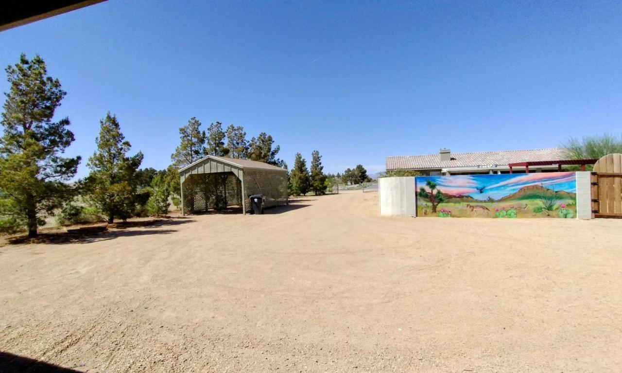Falcon Cottage Pahrump Exteriör bild